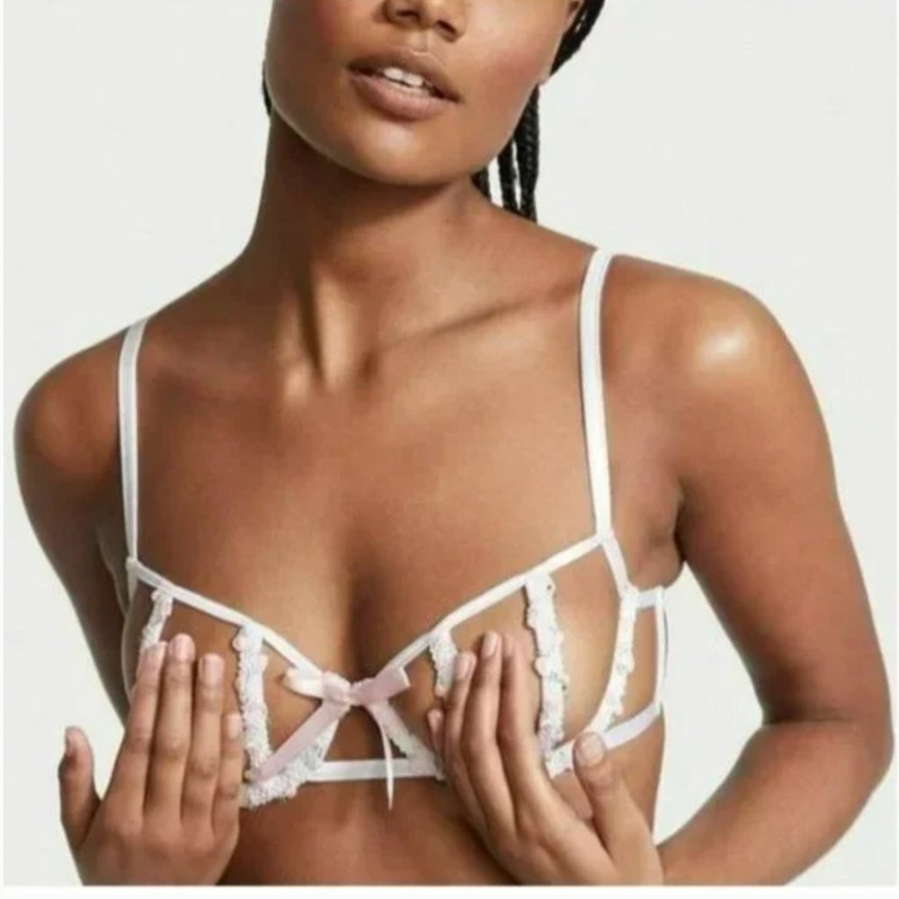 Victoria's Secret Garden Open-Cup Dream Angels Embroidered Unlined bra 34DD